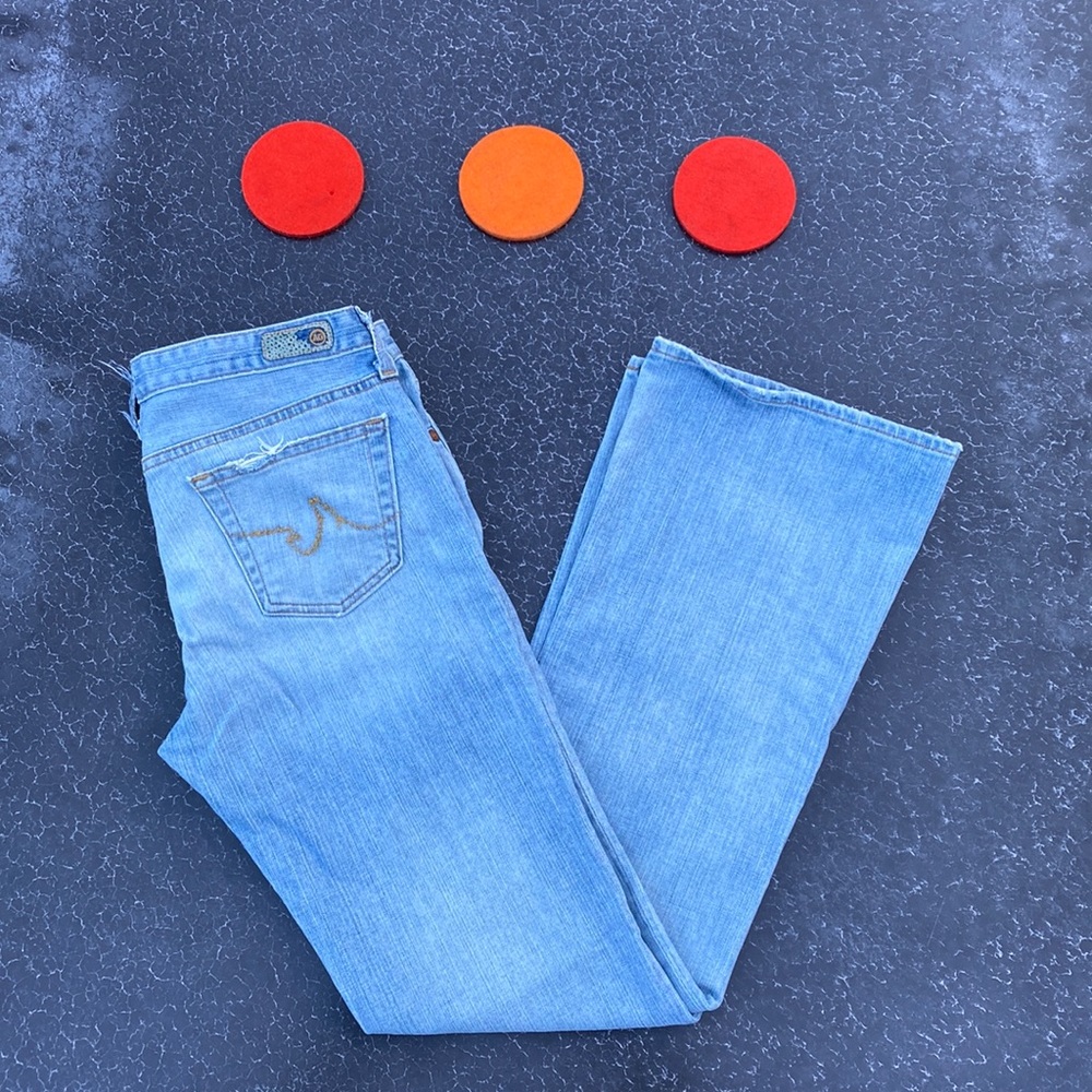 BLUE JEANS - boot cut/slight flare - sz. 31R